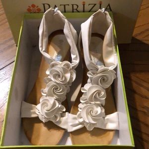 Women’s white Patrizia by Spring Step sandals, size 8.5